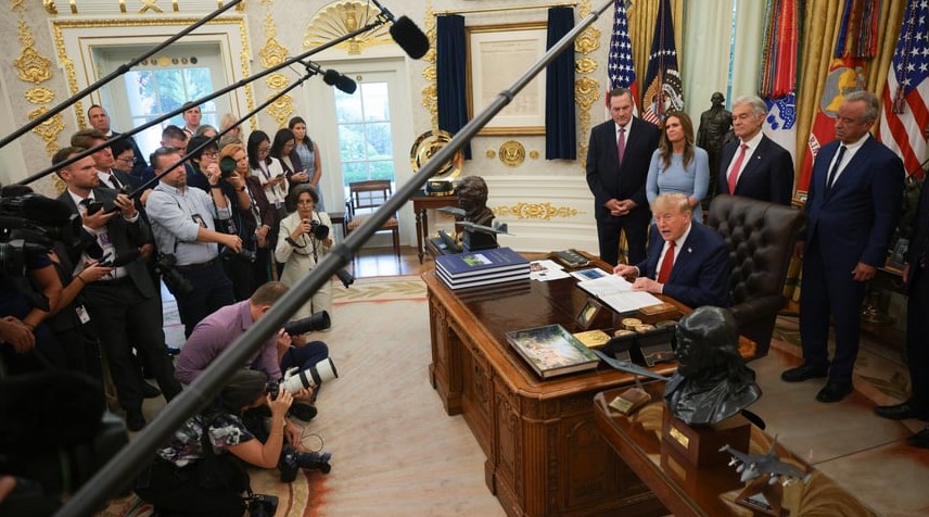 Дональд Трамп зробив резонансну заяву про обговорення ліцензій на ракети Patriot для України з Зеленським та Путіним Дональд Трамп зробив резонансну заяву про обговорення ліцензій на ракети Patriot для України з Зеленським та Путіним